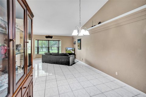 Casa en venta en Loxahatchee Groves, Florida, 4 dormitorios, 199.28 m2 № 2011727 - foto 29