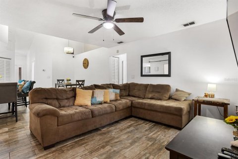 Casa en venta en Deltona, Florida, 3 dormitorios, 179.21 m2 № 2108965 - foto 20