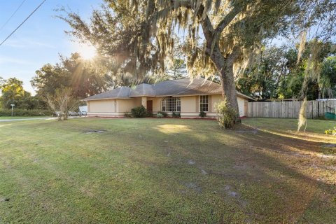 Casa en venta en Deltona, Florida, 3 dormitorios, 179.21 m2 № 2108965 - foto 2
