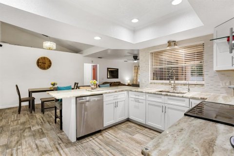 Casa en venta en Deltona, Florida, 3 dormitorios, 179.21 m2 № 2108965 - foto 16