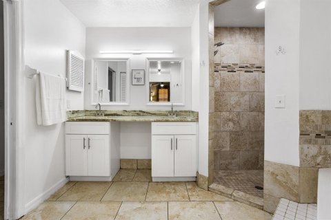 Casa en venta en Deltona, Florida, 3 dormitorios, 179.21 m2 № 2108965 - foto 29