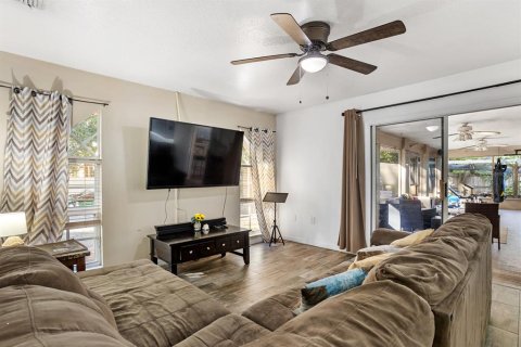 Casa en venta en Deltona, Florida, 3 dormitorios, 179.21 m2 № 2108965 - foto 22