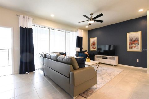 Adosado en venta en Kissimmee, Florida, 5 dormitorios, 210.24 m2 № 2204490 - foto 9
