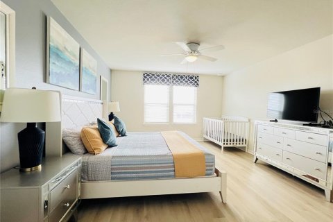Adosado en venta en Kissimmee, Florida, 5 dormitorios, 210.24 m2 № 2204490 - foto 14