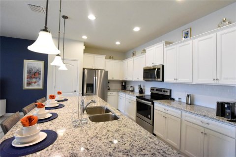 Adosado en venta en Kissimmee, Florida, 5 dormitorios, 210.24 m2 № 2204490 - foto 11