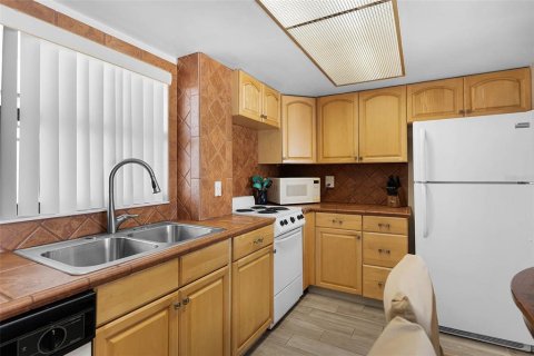Купить кондоминиум в Понс-Инлет, Флорида 5 комнат, 113.99м2, № 1648796 - фото 13