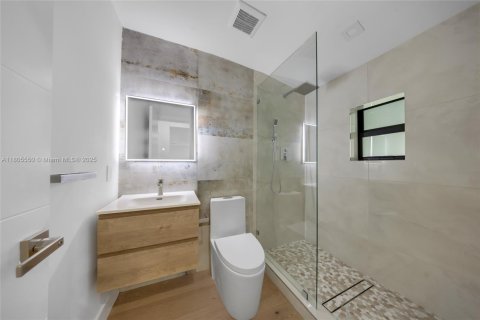 House in Miami Shores, Florida 3 bedrooms, 145.11 sq.m. № 1748972 - photo 16