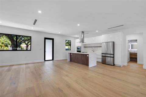 House in Miami Shores, Florida 3 bedrooms, 145.11 sq.m. № 1748972 - photo 7