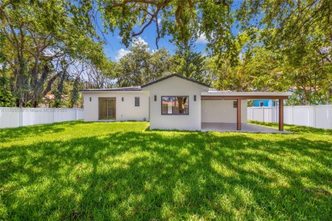 House in Miami Shores, Florida 3 bedrooms, 145.11 sq.m. № 1748972 - photo 29