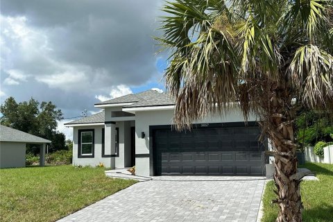 House in North Port, Florida 3 bedrooms, 170.94 sq.m. № 1906315 - photo 2
