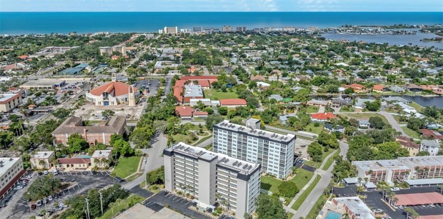 Condo à Venice, Floride, 2 chambres  № 2389326
