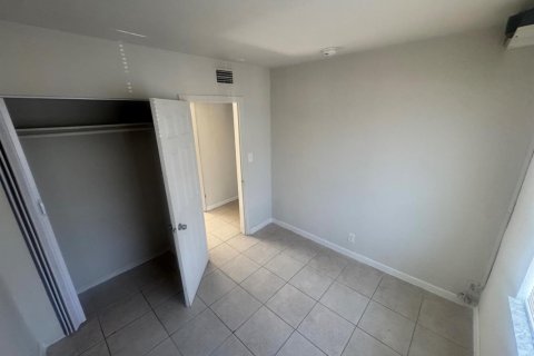 Apartamento en alquiler en West Park, Florida, 3 dormitorios, 264.77 m2 № 2088210 - foto 7