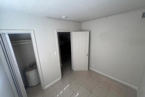Apartamento en alquiler en West Park, Florida, 3 dormitorios, 264.77 m2 № 2088210 - foto 6