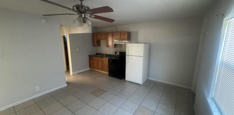 Apartamento en West Park, Florida 3 dormitorios, 264.77 m2 № 2088210
