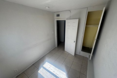 Apartamento en alquiler en West Park, Florida, 3 dormitorios, 264.77 m2 № 2088210 - foto 8