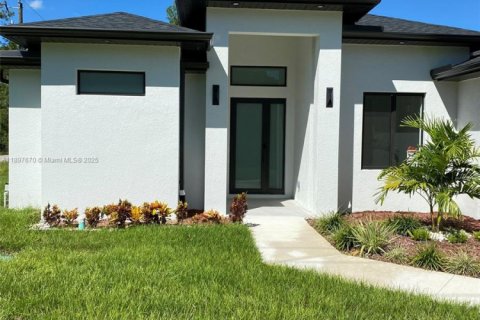 Villa ou maison à vendre à Lehigh Acres, Floride: 3 chambres, 147.71 m2 № 1950603 - photo 3