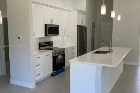 Villa ou maison à vendre à Lehigh Acres, Floride: 3 chambres, 147.71 m2 № 1950603 - photo 12