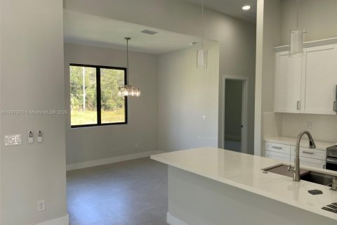 Villa ou maison à vendre à Lehigh Acres, Floride: 3 chambres, 147.71 m2 № 1950603 - photo 9