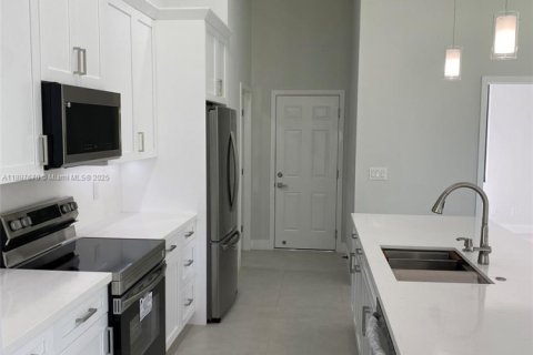 Villa ou maison à vendre à Lehigh Acres, Floride: 3 chambres, 147.71 m2 № 1950603 - photo 11