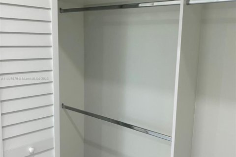 Villa ou maison à vendre à Lehigh Acres, Floride: 3 chambres, 147.71 m2 № 1950603 - photo 26