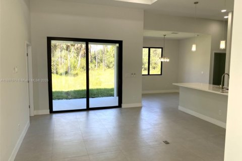 Villa ou maison à vendre à Lehigh Acres, Floride: 3 chambres, 147.71 m2 № 1950603 - photo 6