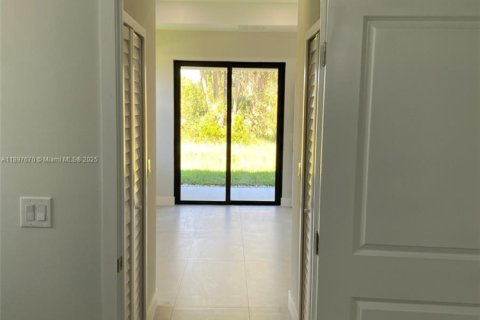 Villa ou maison à vendre à Lehigh Acres, Floride: 3 chambres, 147.71 m2 № 1950603 - photo 21