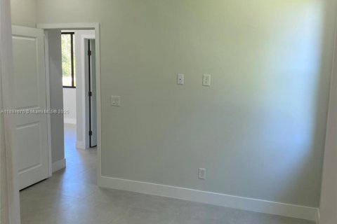 Villa ou maison à vendre à Lehigh Acres, Floride: 3 chambres, 147.71 m2 № 1950603 - photo 27