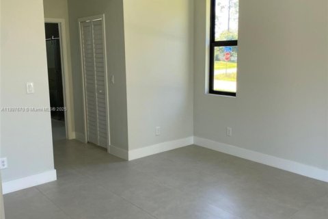 Villa ou maison à vendre à Lehigh Acres, Floride: 3 chambres, 147.71 m2 № 1950603 - photo 19