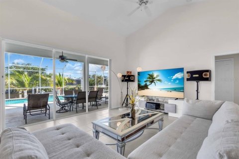 Casa en venta en Port Charlotte, Florida, 3 dormitorios, 197.88 m2 № 1690760 - foto 12