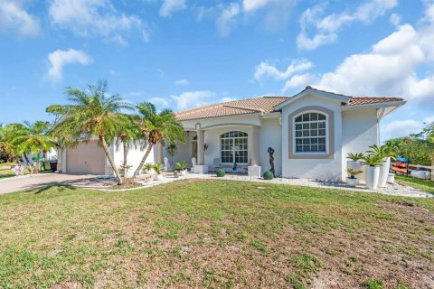 Casa en venta en Port Charlotte, Florida, 3 dormitorios, 197.88 m2 № 1690760 - foto 1