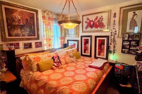 Townhouse in Florida City, Florida 3 bedrooms, 141.86 sq.m. № 2013210 - photo 14