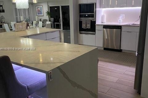 Villa ou maison à louer à Hollywood, Floride: 3 chambres, 205.78 m2 № 1975265 - photo 5