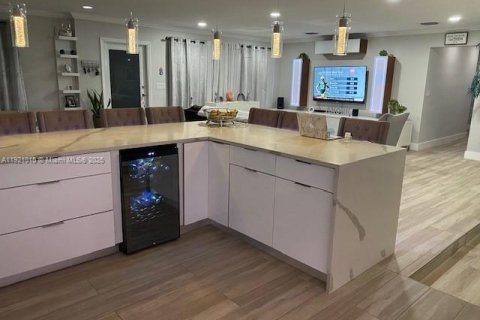 Villa ou maison à louer à Hollywood, Floride: 3 chambres, 205.78 m2 № 1975265 - photo 6