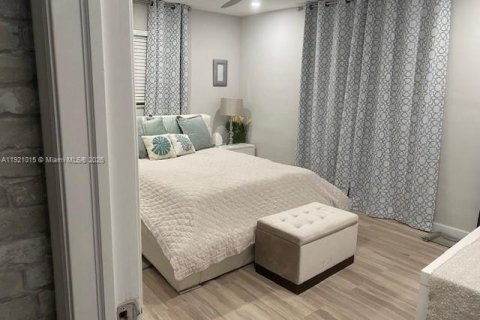 Villa ou maison à louer à Hollywood, Floride: 3 chambres, 205.78 m2 № 1975265 - photo 19