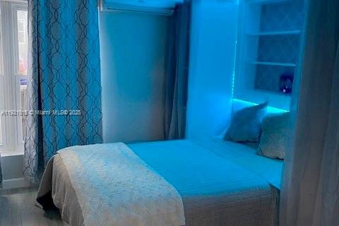 Villa ou maison à louer à Hollywood, Floride: 3 chambres, 205.78 m2 № 1975265 - photo 18