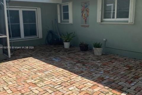 Villa ou maison à louer à Hollywood, Floride: 3 chambres, 205.78 m2 № 1975265 - photo 24