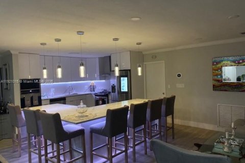 Villa ou maison à louer à Hollywood, Floride: 3 chambres, 205.78 m2 № 1975265 - photo 4