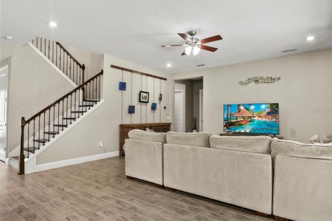 House in Oviedo, Florida 5 bedrooms, 393.81 sq.m. № 1649268 - photo 17