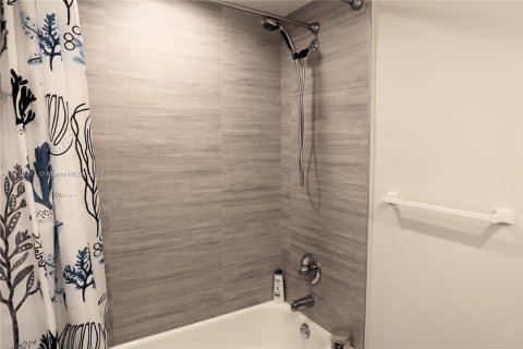 Copropriété à louer à Hallandale Beach, Floride: 1 chambre, 97.55 m2 № 1895259 - photo 21