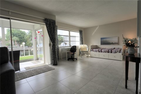 Copropriété à louer à Hallandale Beach, Floride: 1 chambre, 97.55 m2 № 1895259 - photo 18