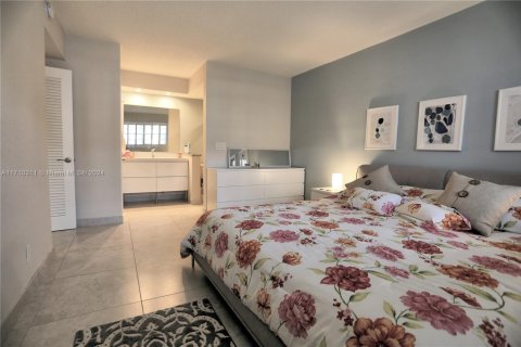 Copropriété à louer à Hallandale Beach, Floride: 1 chambre, 97.55 m2 № 1895259 - photo 15