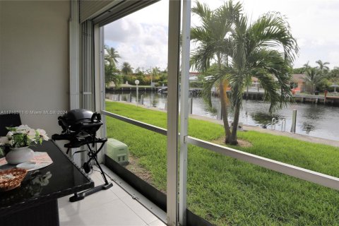 Copropriété à louer à Hallandale Beach, Floride: 1 chambre, 97.55 m2 № 1895259 - photo 22