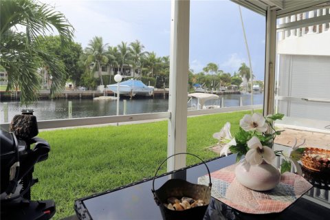 Copropriété à louer à Hallandale Beach, Floride: 1 chambre, 97.55 m2 № 1895259 - photo 23