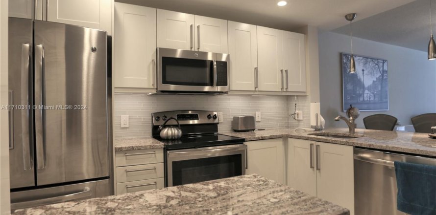 Condo à Hallandale Beach, Floride, 1 chambre  № 1895259