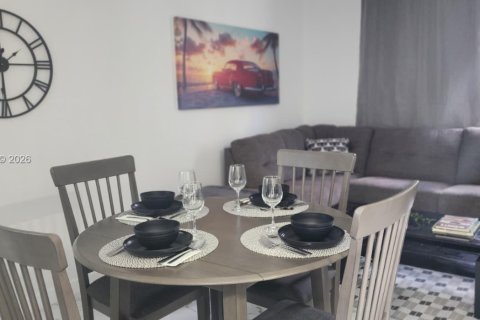 House in Miami, Florida 3 bedrooms № 2003013 - photo 3