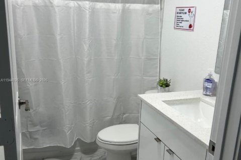House in Miami, Florida 3 bedrooms № 2003013 - photo 7