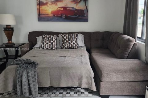 House in Miami, Florida 3 bedrooms № 2003013 - photo 6