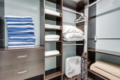 Снять в аренду виллу или дом в Холливуд, Флорида 4 спальни, 146.14м2, № 1956262 - фото 22