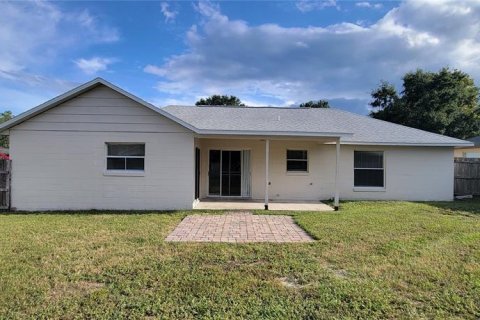 Casa en alquiler en Apopka, Florida, 3 dormitorios, 113.99 m2 № 1915181 - foto 2