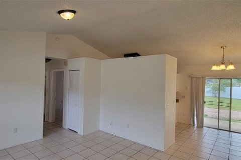 Casa en alquiler en Apopka, Florida, 3 dormitorios, 113.99 m2 № 1915181 - foto 10
